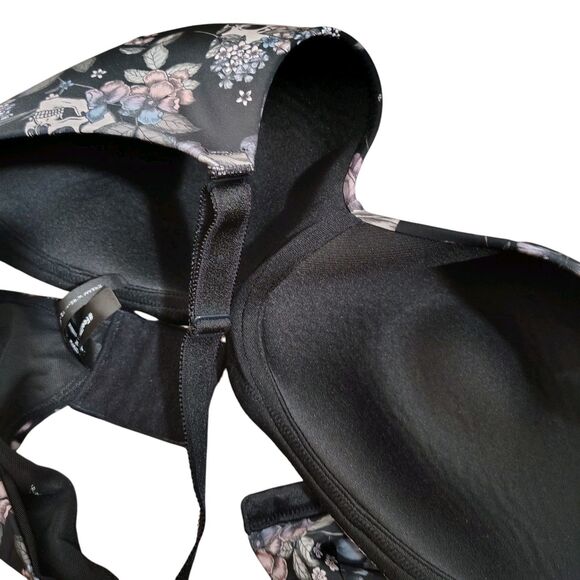 Torrid Dream Wire Free 42D Lightly Lined Skull Dark Floral Bra Pastel Whimsigoth - Picture 7 of 7